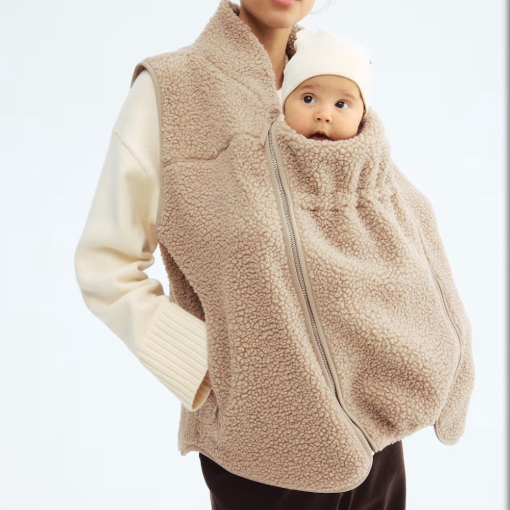 H&M MAMA BEFORE & AFTER BABYWEARING TEDDY FLEECE VEST